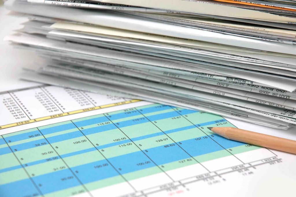 قد يتساءل أحدهم، أليس استخدام جداول البيانات أوSpreadsheets كافيًا؟